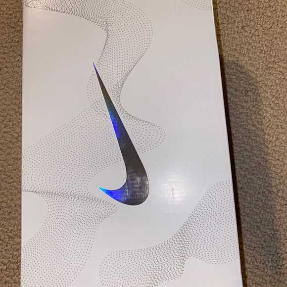 Nike Vapormax Flynit - Picture 2 of 6